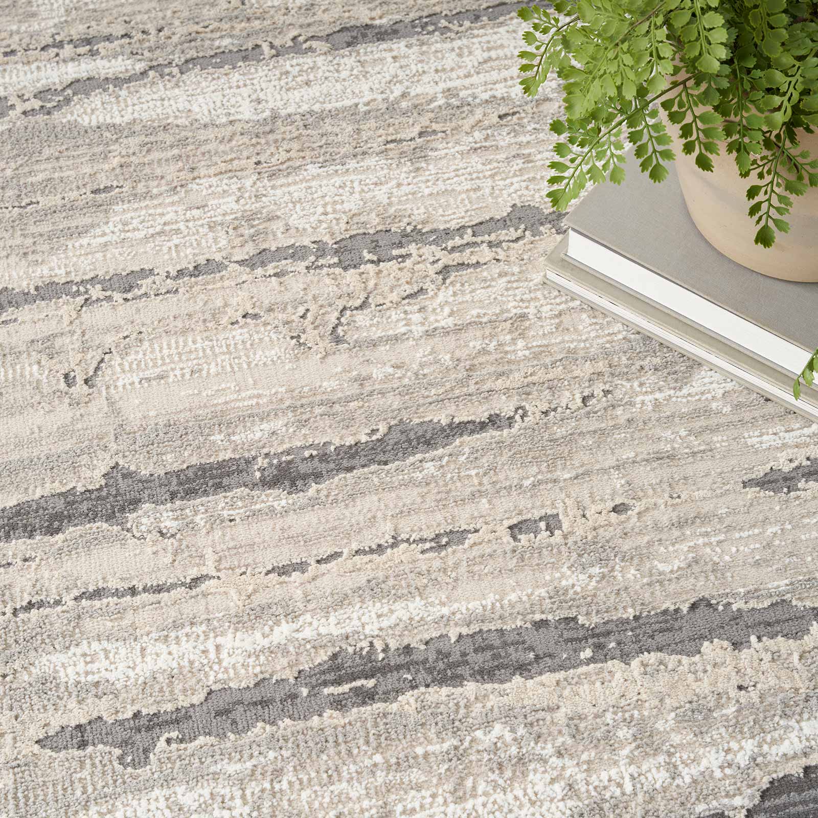 Nourison Teppich Sustainable Trends SUT03 IVMTC IVORY MULTICOLOR 5x7 099446954244 interior 2