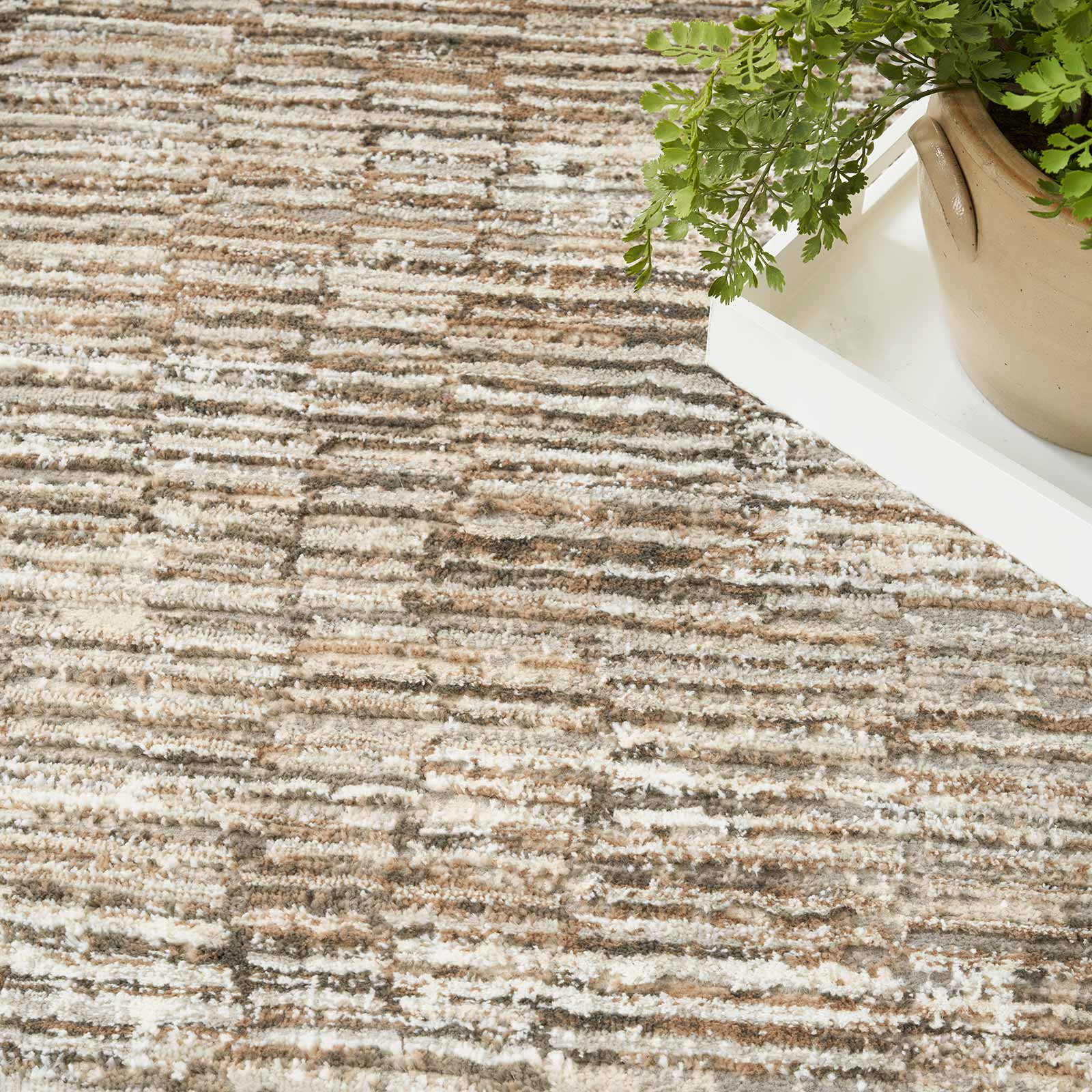 Nourison Teppich Sustainable Trends SUT06 IVMOC IVORY MOCHA 5x7 099446954411 interior 2