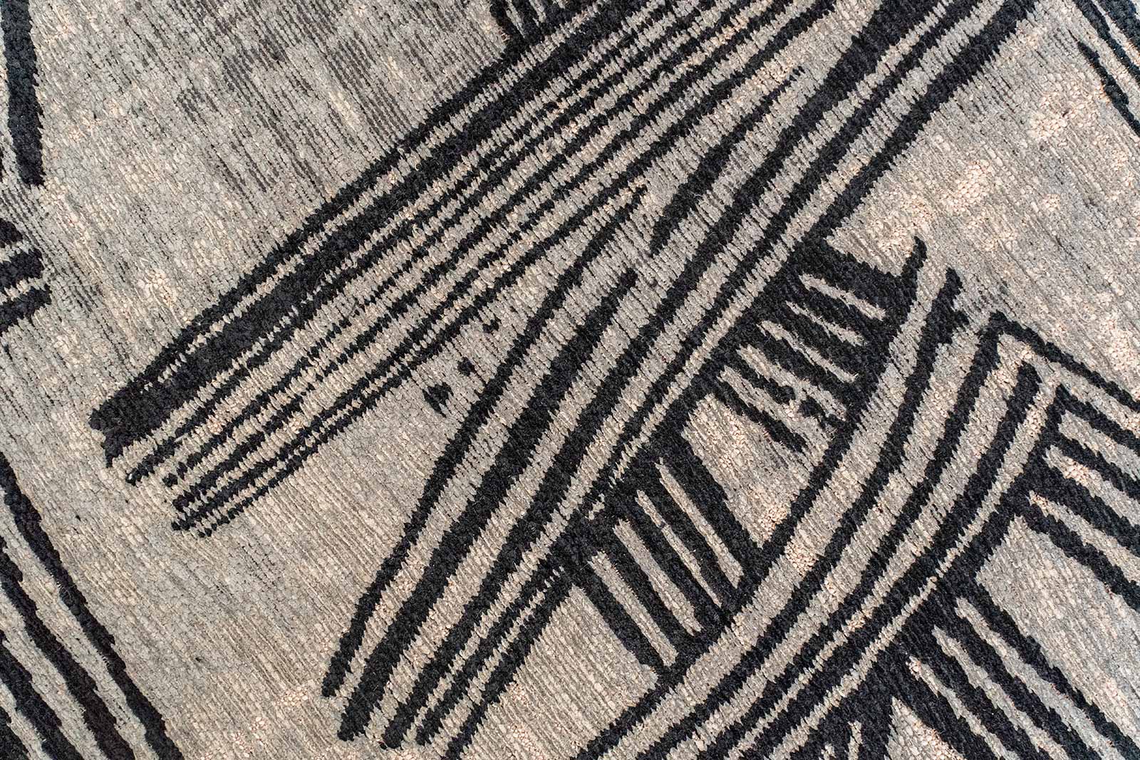 Louis De Poortere teppich Meditation 2066 Kanji Darkstreet zoom 2